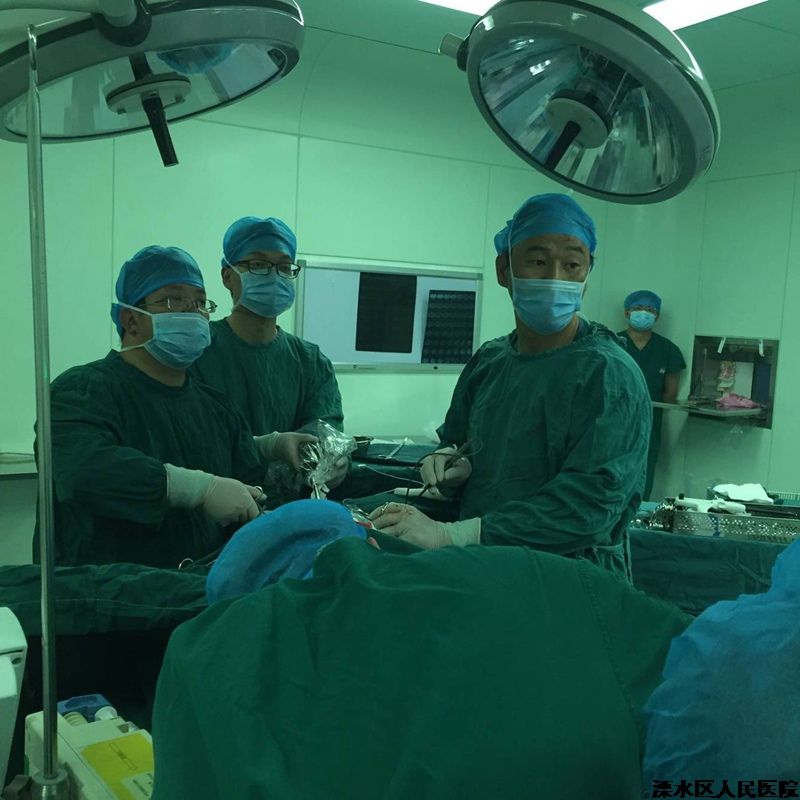我院胸外科成功开展一例单孔胸腔镜下行肺楔形切除术